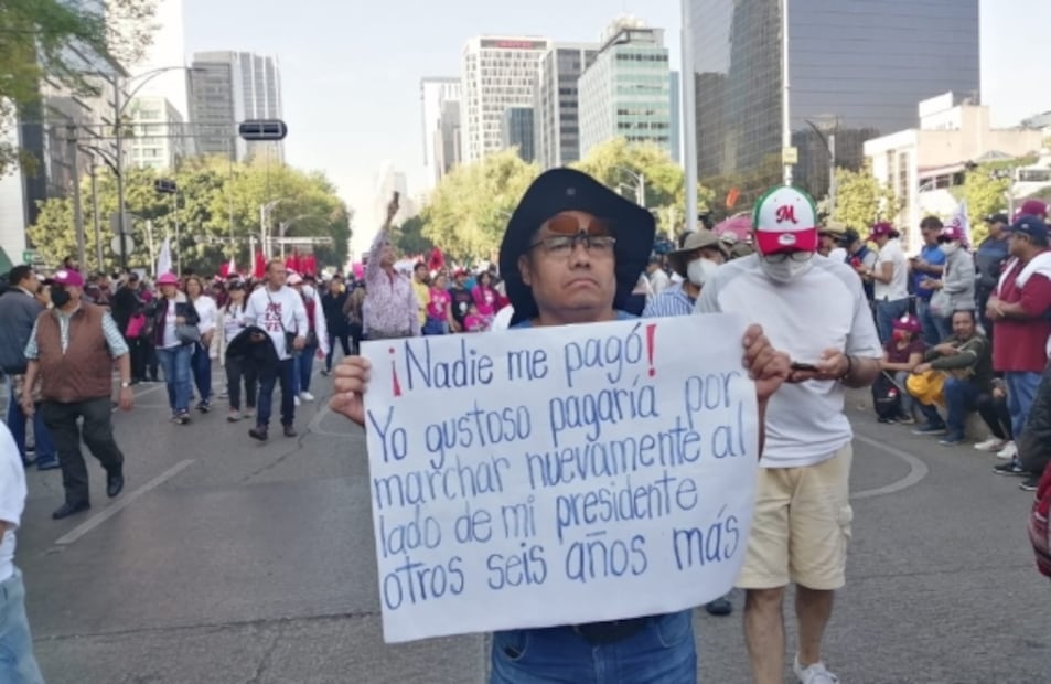 Acarreados por la conciencia: lo que dicen simpatizantes en la marcha de AMLO