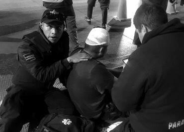 Sujetos intentan evadir el alcoholímetro y arrastran a policía en Ecatepec