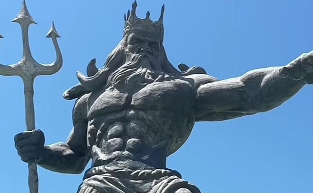 Estatua de Poseidón instalada en el puerto de Progreso desató una polémica por supuestamente enojó al Dios maya Chac. Foto: especial