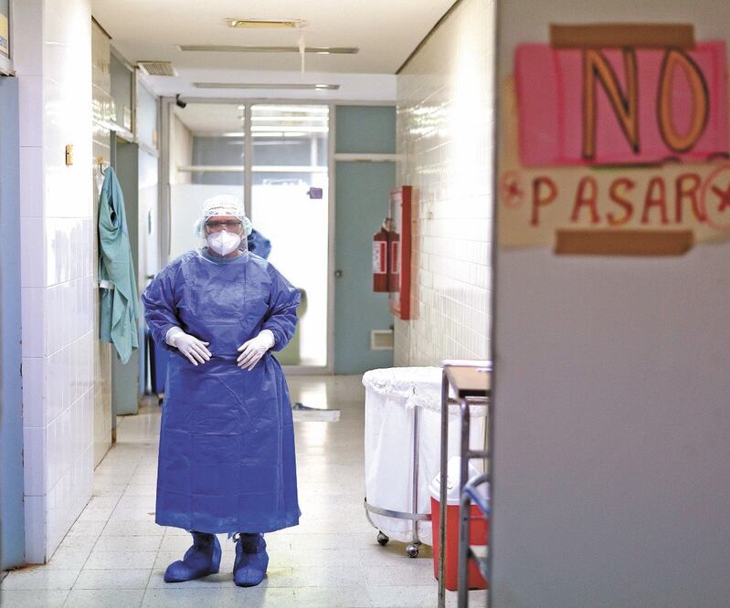 El personal médico de Iguala se encuentra cansado, pues cada día crece el número de contagiados por coronavirus y las camas para la atención de esa enfermedad se van ocupando a gran velocidad. Foto: SALVADOR CISNEROS