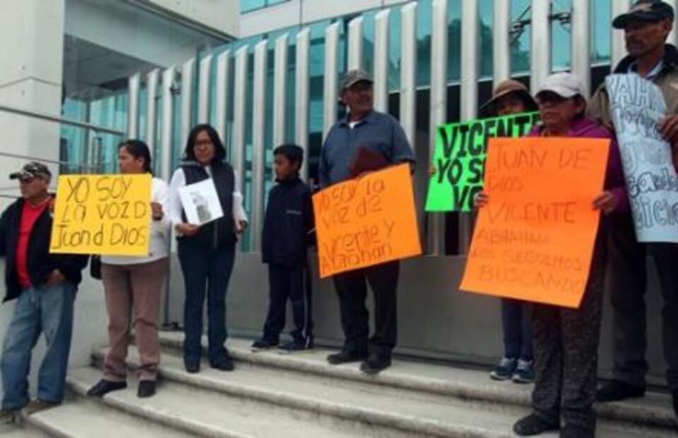 Madres de desaparecidos marchan en los estados