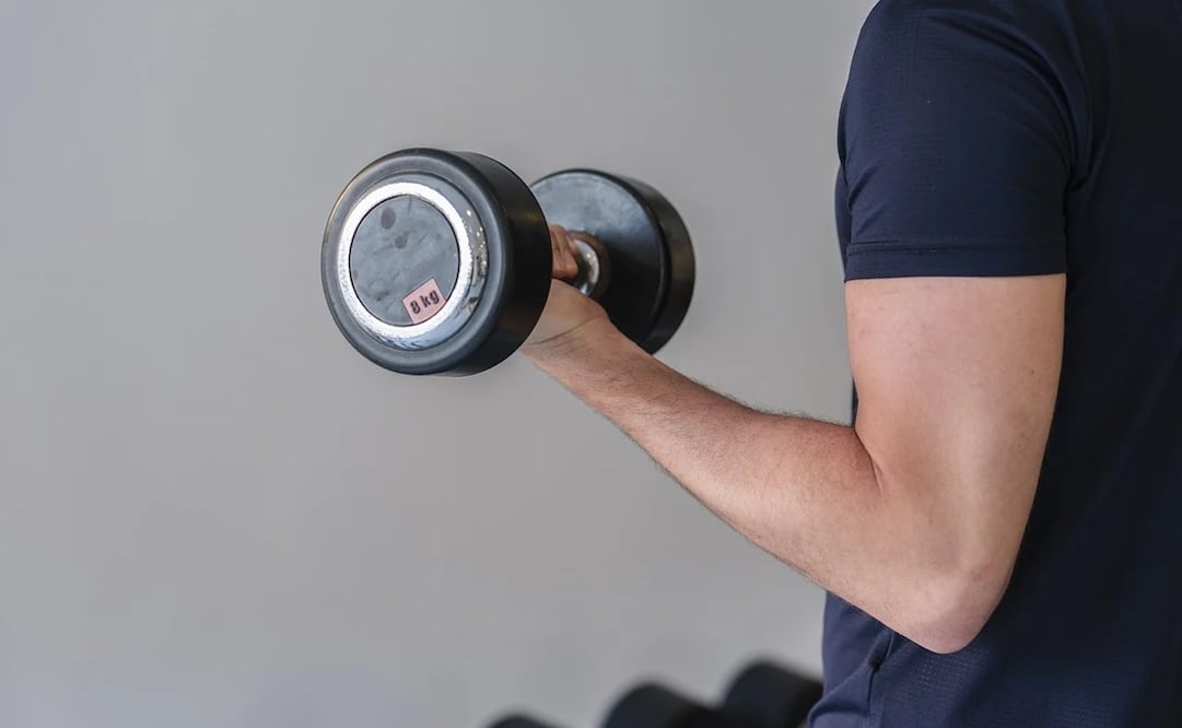 Estos son los mejores ejercicios para fortalecer brazos. Foto: Pixabay