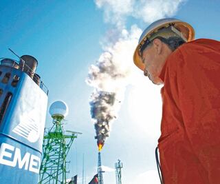 Piden a 18 mil trabajadores de Pemex donar 25% de salario 