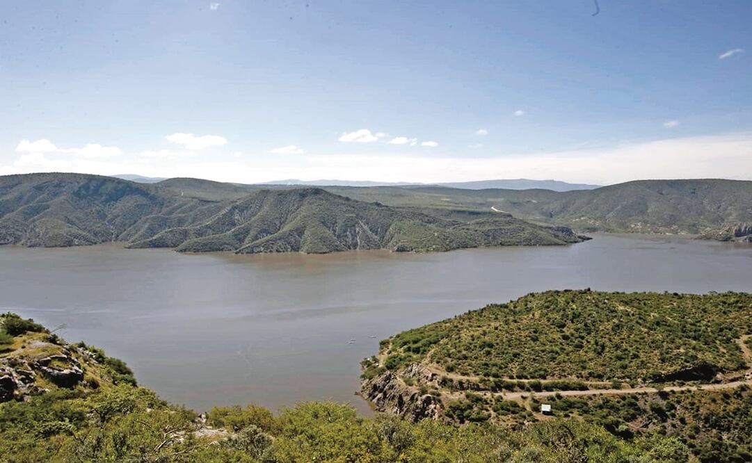 La presa Zimapán, en Querétaro, almacena agua que proviene de los ríos Tula y San Juan, ubicados en la zona limítrofe de ese estado e Hidalgo. Foto: Demián Chávez. El Universal