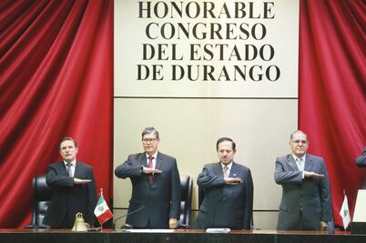 Ealy Ortiz recibe presea Francisco Zarco