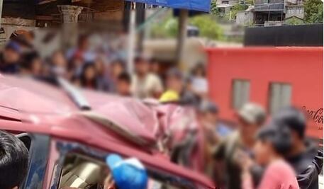 Tráiler sin frenos impacta auto con ciudadanos de Rusia, Bielorrusia y Canadá en Chiapas