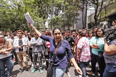 Miles se quedan sin ejercer el voto y toman las calles