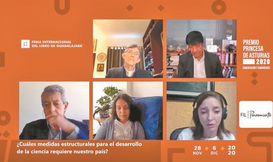 Antonio Lazcano, José Roldán Xopa, Lorena Ruano y Lourdes Morales Canales, en la charla moderada por Mauricio Merino. Foto: WWW.FIL.COM.MX/