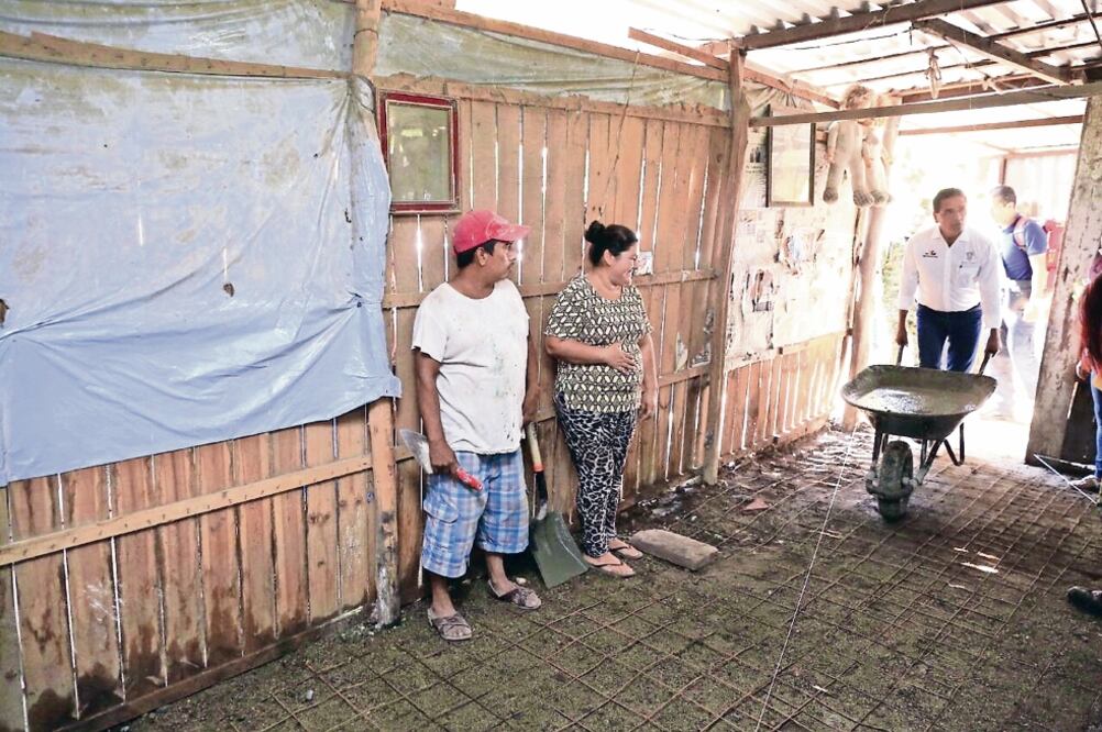 El gobernador Silvano Aureoles Conejo dio el banderazo a las obras que se realizan en Pinzándaro, municipio de Buenavista (GOBIERNO DE MICHOACÁN)