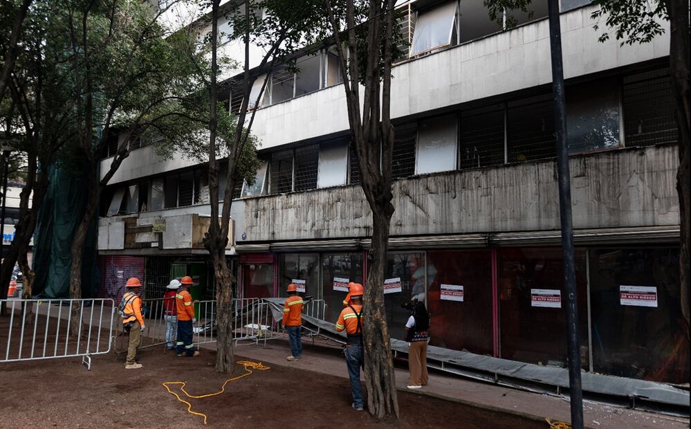 Arranque del programa para demoler edificios de alto riesgo dañados por sismos en la Ciudad de México, el 22 de septiembre de 2025. Edificio dañado en Fray Servando 172 esquina 5 de Febrero. Foto Hugo Salvador /EL UNIVERSAL
