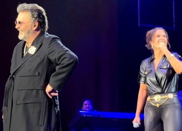 ¡Mijares queda impactado con Lucero!: la cantante lo sorprende durante concierto