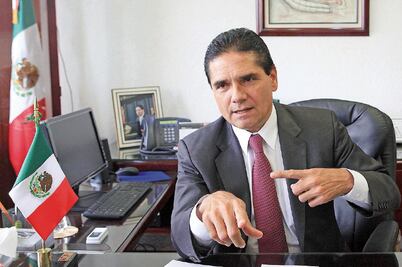 Pesan sobre Aureoles dos solicitudes de expulsión