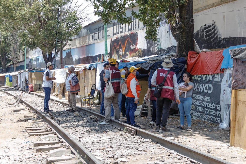 Personal del gobierno capitalino comenzó  el retiro total del campamento migrante ubicado en la colonia Vallejo, alcaldía Gustavo A Madero. (Foto: Yaretzy Osnaya/ EL UNIVERSAL)