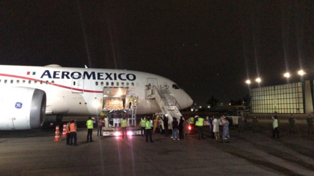 Llega a México avión con insumos médicos de China