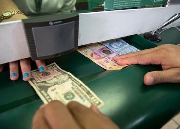 Repunta dólar a $19.35 por incertidumbre en elecciones en EU