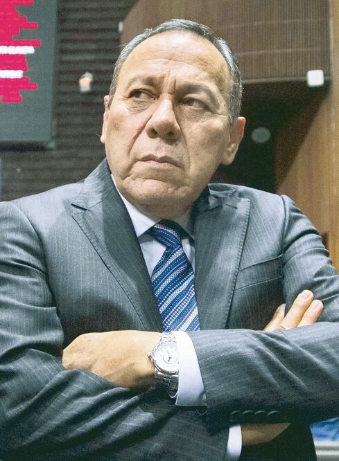 Acusa. Jesús Zambrano dice que AMLO debe revelar los gastos en encuestas falsas y bots para subir su popularidad (ARCHIVO EL UNIVERSAL)