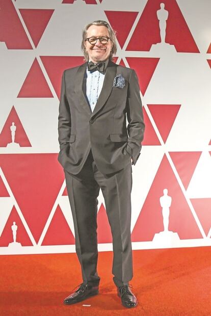 Distancia y elegancia en la alfombra roja de los premios Oscar 2021