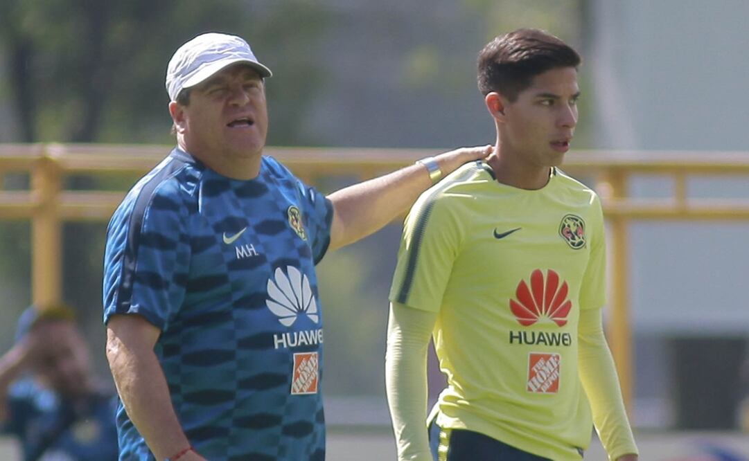Miguel Herrera y Diego Lainez durante un entrenamiento del América. FOTO/IMAGO7