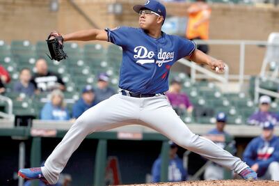 Urías se apunta victoria