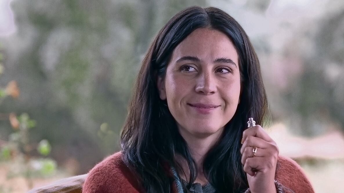 Ciangherotti interpreta a una mexicana que se dedica a buscar prótesis y ayuda a la gente. Foto: NETFLIX