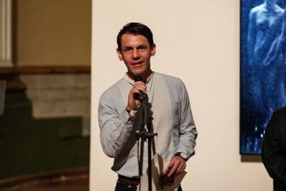 Vocero de la Secretaría de Cultura da clases de arquitectura y se equivoca