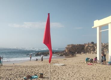 Cierran cuatro playas de Los Cabos por viento y oleaje elevado