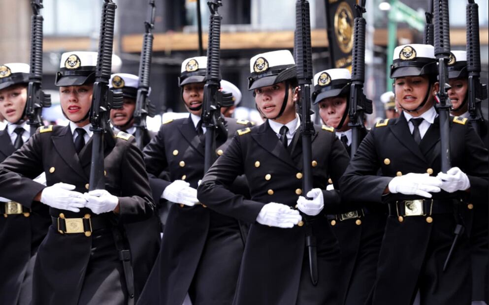 Personal de la Marina participan en el Desfile en la Ciudad de México, el 16 de septiembre de 2025. Foto: Carlos Mejía/EL UNIVERSAL
