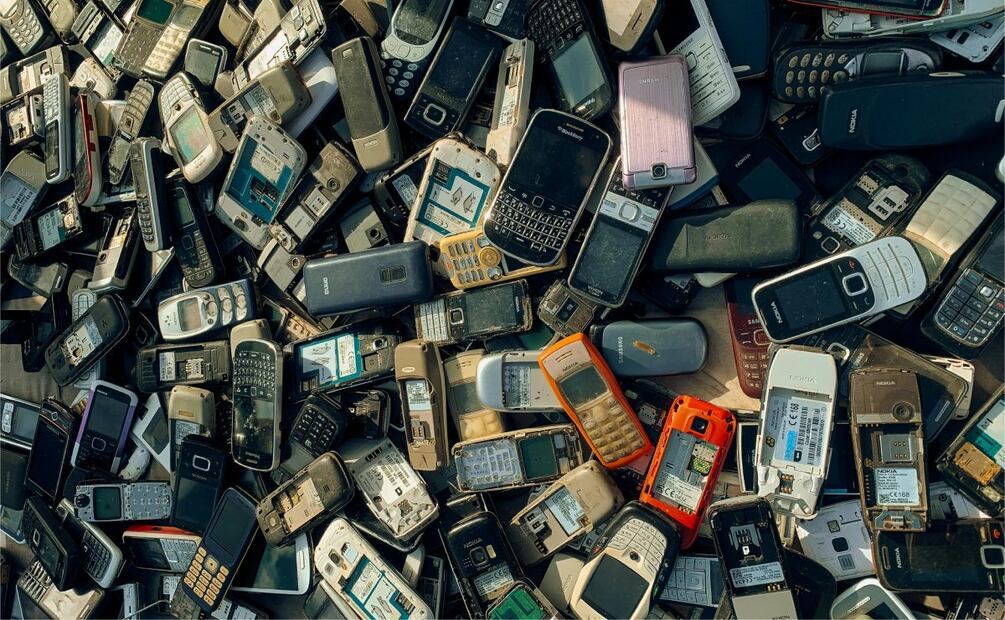 Es importante tener una educación sólida sobre la basura electrónica y el cuidado del medio ambiente. Foto : Pexels