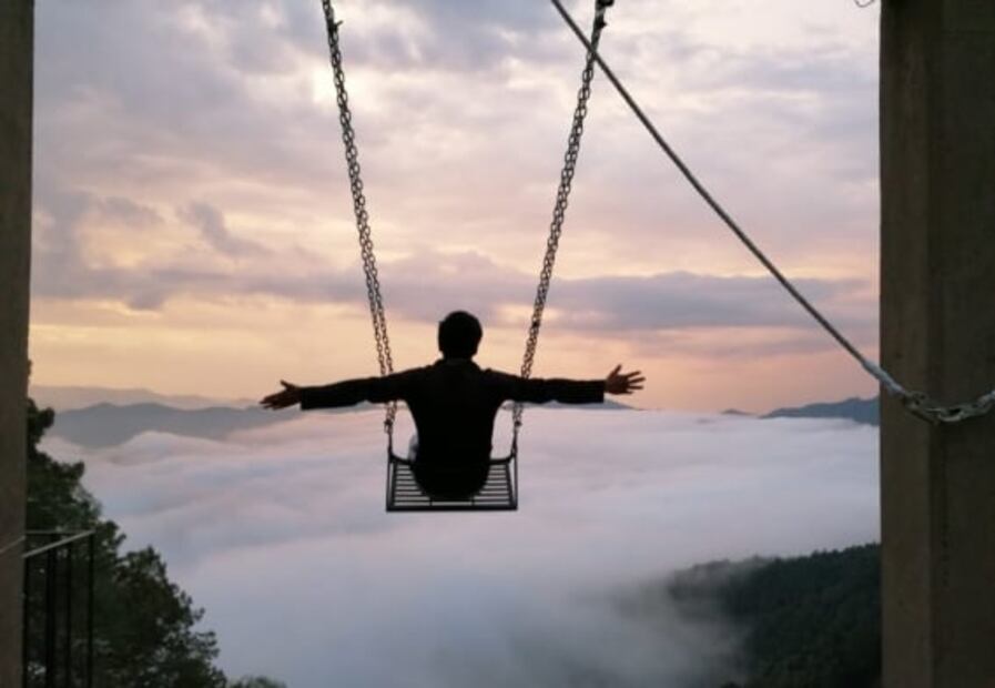 Súbete a un columpio extremo en Ben'Zaa, un bosque de niebla en Oaxaca