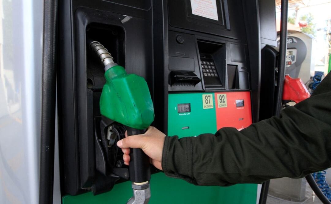 Bajan gasolinas y diesel un centavo este fin de semana