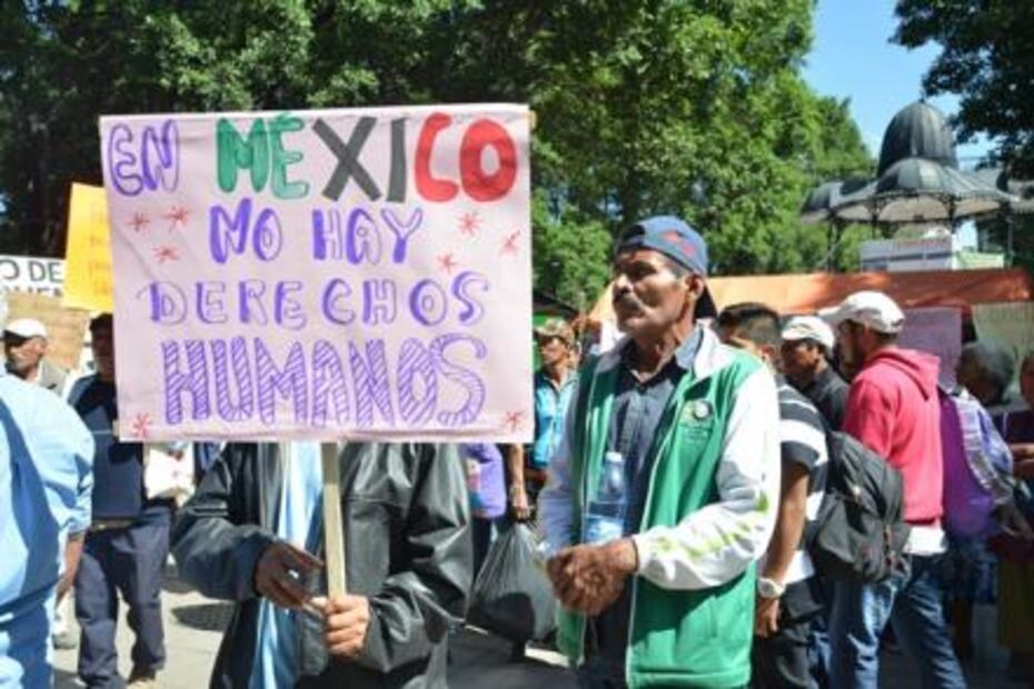 Instalan plantón frente a Palacio de Gobierno en Oaxaca