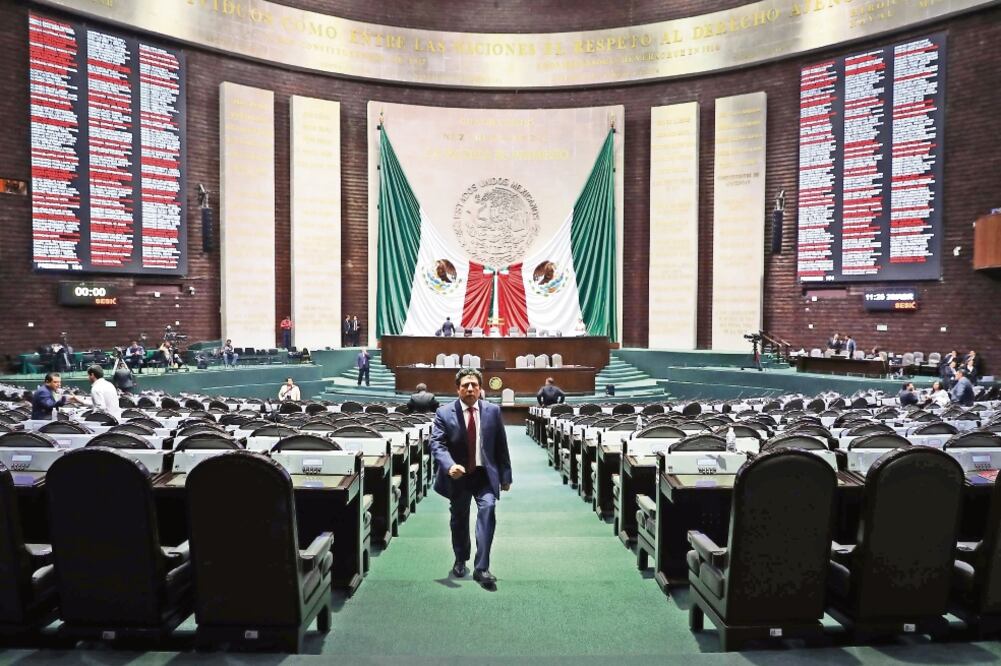 El pleno de la Cámara de Diputados aprobó ayer con 374 votos a favor, siete en contra y 11 abstenciones el documento con las modificaciones a la Ley General de Salud para permitir el uso medicinal de la marihuana. (JUAN CARLOS REYES. EL UNIVERSAL)