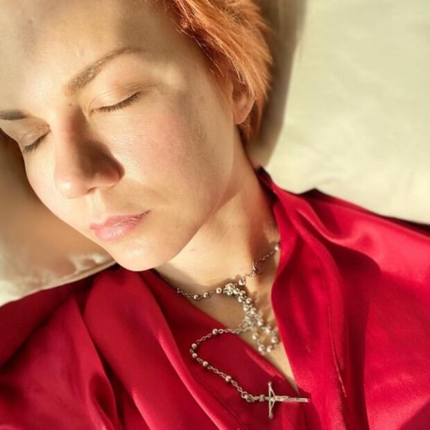 Critican a Michelle Vieth por sus selfies sin maquillaje
