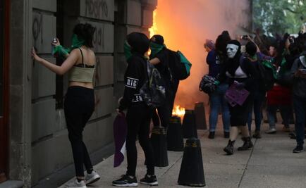 Registran destrozos durante marcha en favor del aborto en CDMX