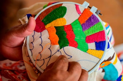 Carolina Herrera indigna a indígenas mexicanos al usar su iconografía