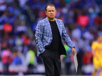 ¡Oficial! Juan Reynoso deja de ser técnico de Cruz Azul
