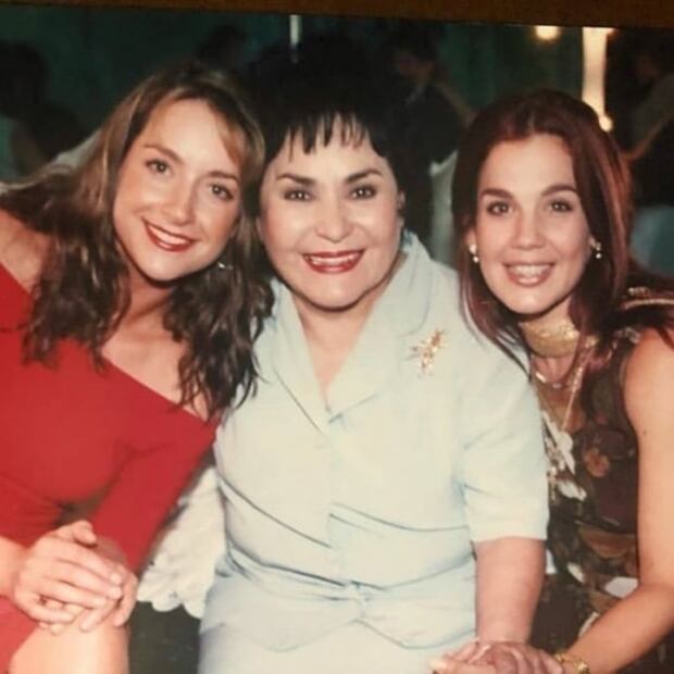 Niurka Marcos sorprende con foto de su juventud y maquillaje al natural