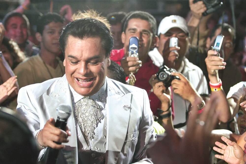 "Fue un padre. Dio todo por nada", recuerda niño del albergue de Juan Gabriel