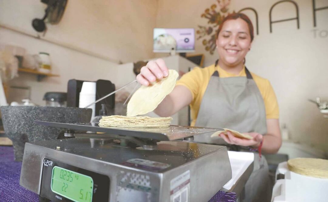 Industriales indican que hay lugares en el país donde el kilo de tortilla se vende en 30 pesos.