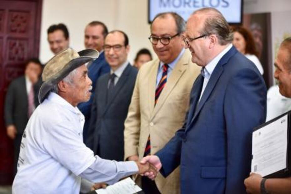 Morelos iza la bandera blanca de la alfabetización