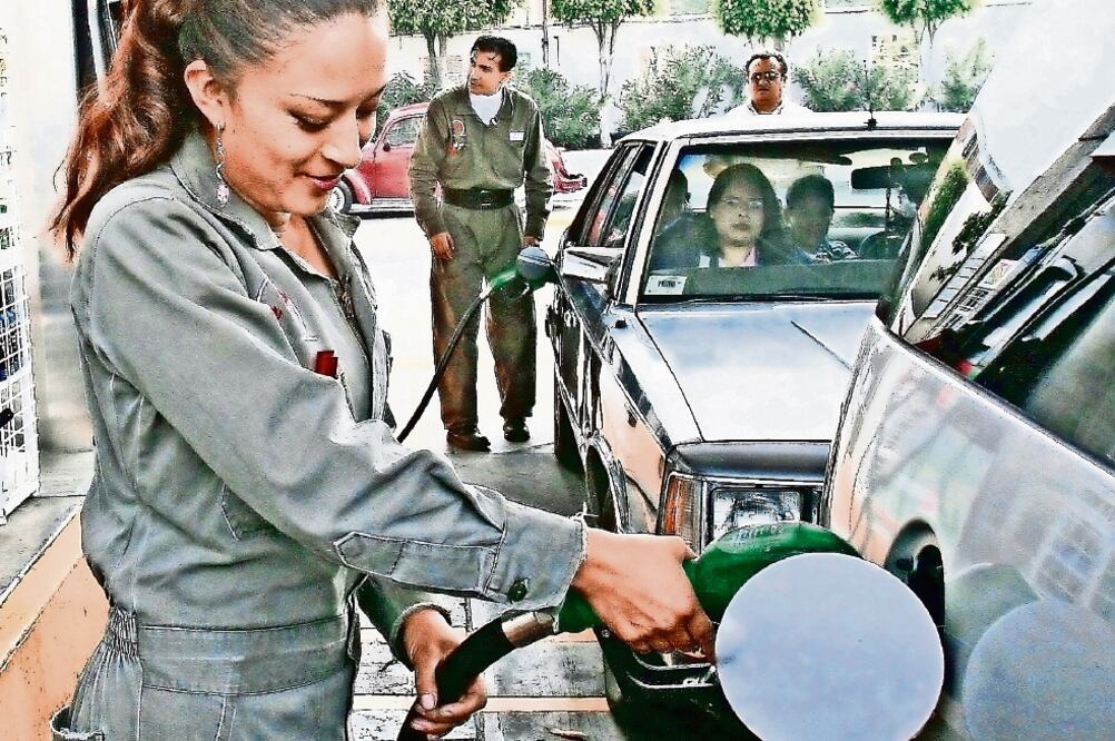 Bajo los reflectores. La CRE asegura que debido a la reforma energética, México está en el ojo del mundo. (ARCHIVO EL UNIVERSAL)