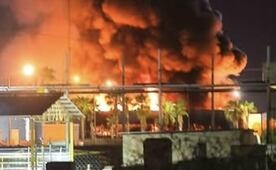 Incendio destruye bodega con placas vehiculares y tarjetas de circulación del Gobierno de Sonora; fuego se extiende a complejo de almacenes 