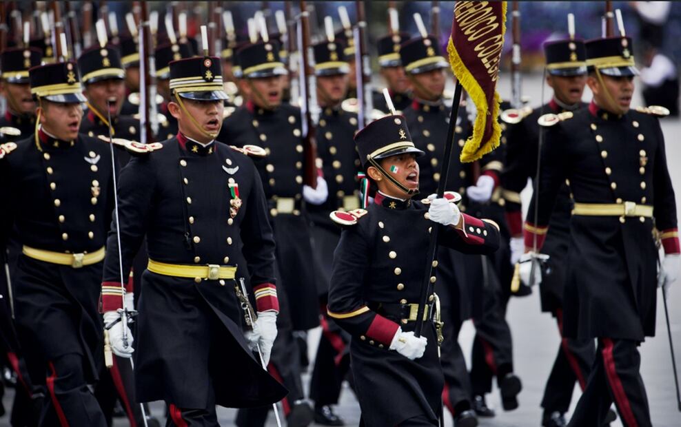 El Heroico Colegio Militar participa en el Desfile del 215 aniversario del Grito de Independencia en el Zócalo de la Ciudad de México, el 16 de septiembre de 2025. Foto: Hugo Salvador/EL UNIVERSAL