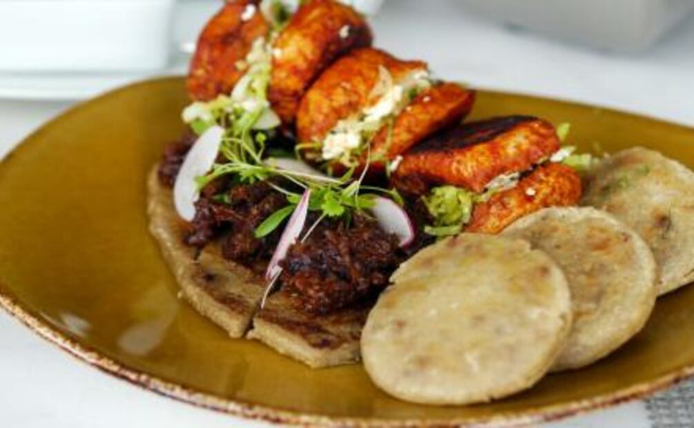 Los chefs Fernando Sánchez e Ix-chel Ornelas celebran con menú mexicano