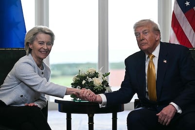 ¿Qué se sabe del acuerdo arancelario entre EU y la Unión Europea?; Trump impondrá 15% de gravamen