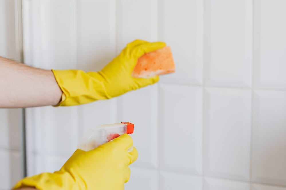 Conoce estos trucos efectivos para eliminar la humedad y el moho de tu baño. Foto: Pexels