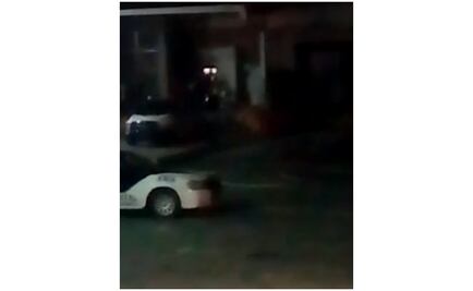Captan a policías en presunto robo a Aurrerá en Zumpango