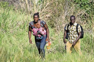 Detienen banda de tráfico de migrantes