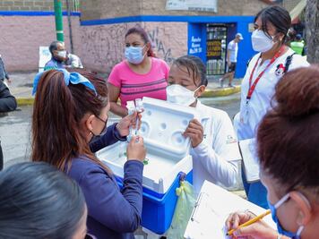 Secretaría de Salud del Edomex despliega brigadas médicas para aplicar vacunas en municipios afectados por inundaciones