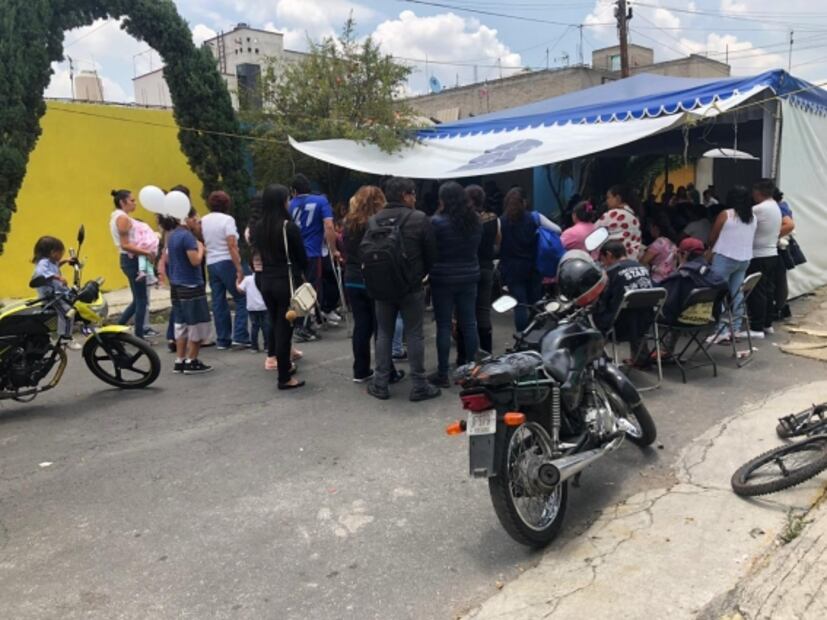 Compañeros despiden al niño Lenin, asesinado afuera de su escuela en Neza